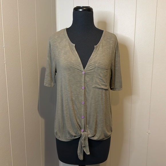 E Matty M Women's Small Tie Front Button Down Shirt Front Pocket Blouse V Neck - Picture 1 of 6